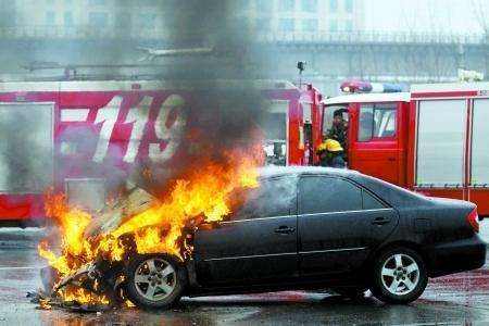 汽车着火怎么办——恒大事故车拍卖网汽车应急处理方案_事故车_事故车拍卖网_事故车交易网