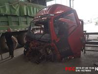 解放CA4250P66K24T1A1E5半挂牵引汽车