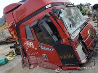 解放牌CA4250P66K22T1A1E半挂牵引汽车