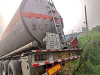 昌华油罐车