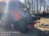 解放CA4251P1K15T1NE5A80天然气牵引车