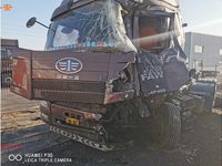 解放CA4250P66K24T1E5Z危险品运输半挂牵引车