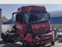 解放CA4250P25K27T1E5M牵引车