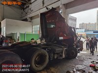 豪沃ZZ4257V324HE1W牵引汽车