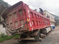豪沃ZZ3317V506HE1自卸汽车