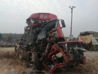 解放CA4250P66K24T1E5Z危险品运输半挂牵引车
