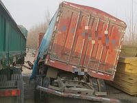 豪沃ZZ5047CCYG3315F144仓栅式运输车