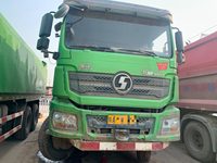 新德龙  M3000  货箱5.4米 少4条轮胎