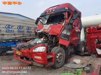 解放CA4250P66K2T1E5半挂牵引汽车