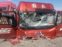 解放CA4250P26K2T1E5A80牵引车