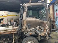豪沃ZZ5087XXYF331CE183厢式运输车
