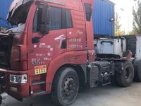 解放CA4259P2K15T1E4A80牵引车