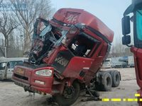 解放CA4250P66K24T1A1E4半挂牵引汽车