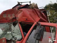 东风柳汽霸龙 9米6 高栏  玉柴310马力 国三