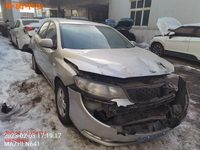 起亚YQZ7165CE轿车