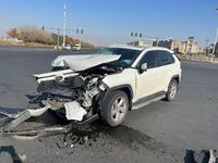 2020 RAV4 荣放 2020款 2.0L 两驱 无级 PLUS 风尚版