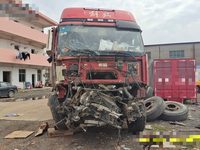 解放CA4250P66K25T1A1E5半挂牵引汽车