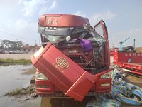 解放CA4250P66K24T1A1E5半挂牵引汽车