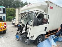 轻型栏板货车