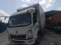 豪沃ZZ5047XXYG3315E145厢式运输车