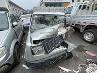 万仁牌 WR1010BEV 货车