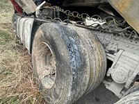 解放CA4256P1K2T1E5A80牵引车