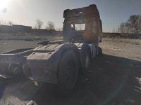 解放CA4250P66K25T1A1E5半挂牵引汽车