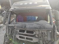 豪沃ZZ4257W324HE1B牵引汽车