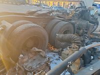 欧曼BJ5319VNCJF-1仓栅式运输车