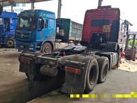 陕汽SX4250MC4牵引汽车