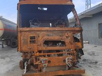 解放CA4250P66K25T1A1E5半挂牵引汽车