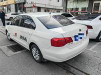 2013 一汽大众捷达 三厢 1.6L 手动档 时尚型(FV7160BBMWG)