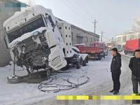 欧曼BJ4259C6DLL-01半挂牵引车