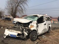 2016 郑州日产NV200