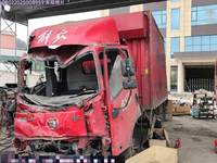 解放牌轻型厢式货车