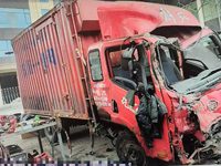 解放牌轻型厢式货车