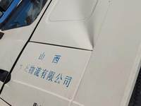 豪沃T7H牵引车高顶