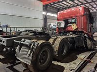 解放CA4258P1K2T1E5A80牵引车