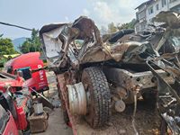 汕德卡ZZ4256Y384HF1LB牵引汽车