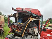 解放CA4250P26K2T1E5A80牵引车