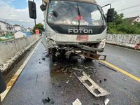 福田牌厢式运输车