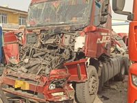 解放CA4250P26K15T1E5A80牵引车