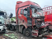 解放CA4250P66K24T1A1E5半挂牵引汽车