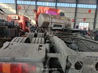 解放CA4250P2K8T1NE6A80牵引车