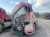 解放CA4250P66K24T1A1E5牵引车