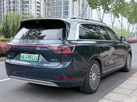 2025 问界M9